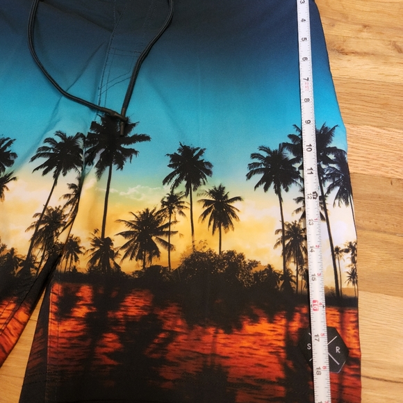 Board Shorts - Picture 8 of 10